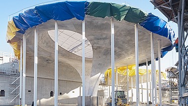 Foto von einer Beton-Kelchstütze des Projekts Stuttgart21. Baustellenalltag.