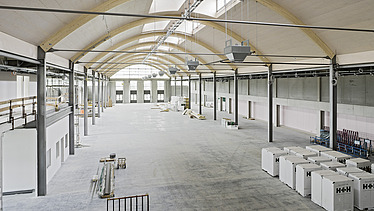 Foto des MEGA-Markts in Stockach. Rohbaubild von Innen. Gewölbe aus LENO-BSP.