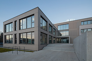 Foto des Büroneubaus ZÜBLIN Neu-Ulm. Außenaufnahme.