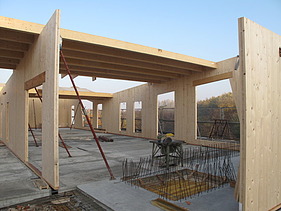 Photo of an assembly of LENO cross-laminated timber elements. Wooden extension.