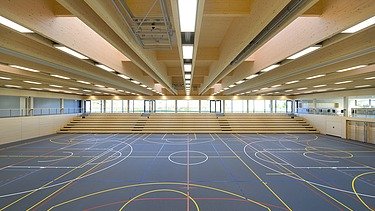 Photo of the triple sports hall in Stadtbergen. Interior view, sports hall.