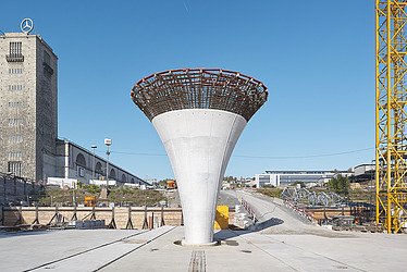 Foto eines Kegels aus Beton für das Projekt Stuttgart 21 auf der Baustelle.