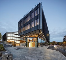 Foto des modernen Gebäudes Finansparken Bjergsted, Stavanger.