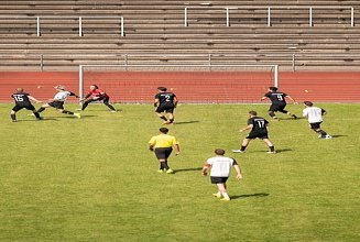 Foto von ZÜBLIN-Timber Fußball-Spieler auf dem Feld.