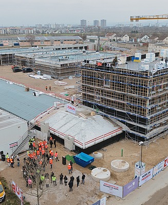 A bird's eye view of the topping-out ceremony.