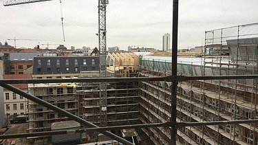 Photo of the Metropolitan School Berlin assembly.