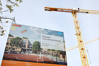 Feierliche Grundsteinlegung bei Grundschule am Rosenfelder Ring.
