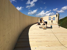 Photo of the timber construction assembly of the Waltenberger Haus in Oberstdorf. LENO-BSP elements.