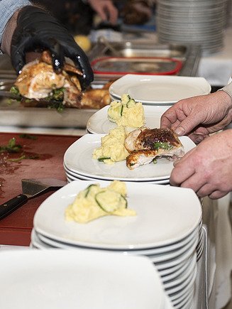 Foto von einem Buffet. Richtfest T3 Aichach.