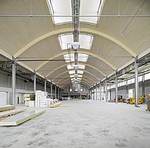 Foto des MEGA-Markts in Stockach. Rohbaubild von Innen. Gewölbe aus LENO-BSP.