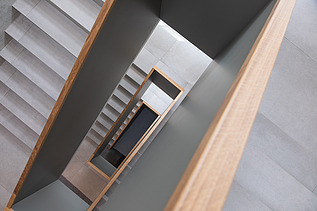 Photo of the stairwell in the ZÜBLIN Neu-Ulm office.