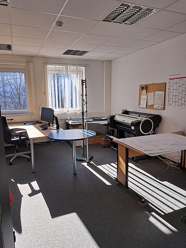 Foto eines Büroraumes bei ZÜBLIN Timber in Leutkirch.