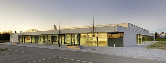 Photo of the triple sports hall in Stadtbergen. Exterior view, sports hall.