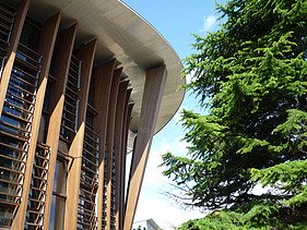 Photo detail of the wooden facade of the Waterside Theater in Aylesbury.